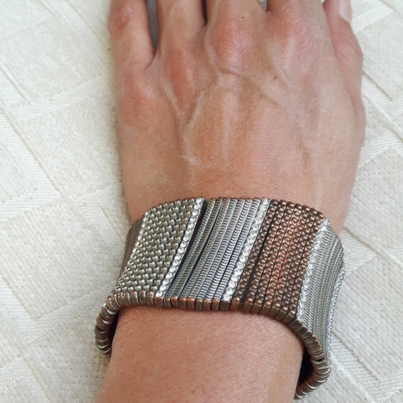 Wide stretch coppery / mixed metals bar bead bracelet with rhinestones - Picture 3 of 8
